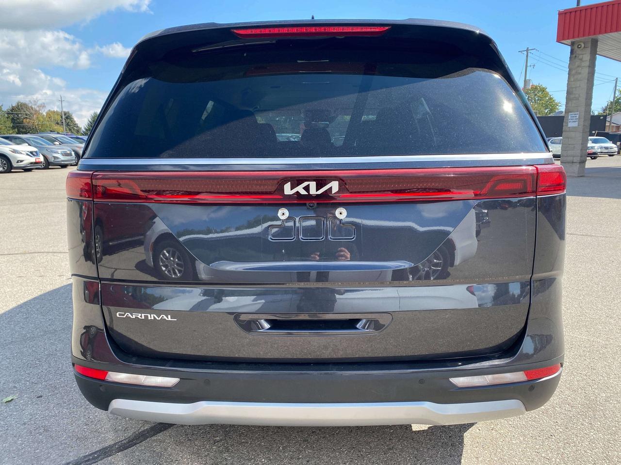 2024 Kia Carnival LX, 8 PASSENGER, CLEAN CARFAX, BACK UP CAMERA! - Photo #7