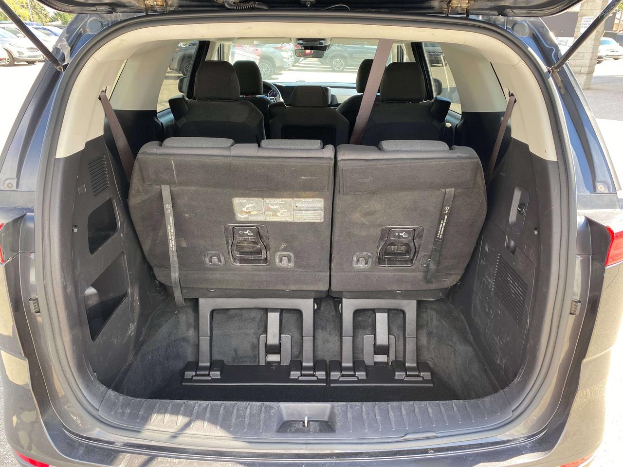 2024 Kia Carnival LX, 8 PASSENGER, CLEAN CARFAX, BACK UP CAMERA! - Photo #9