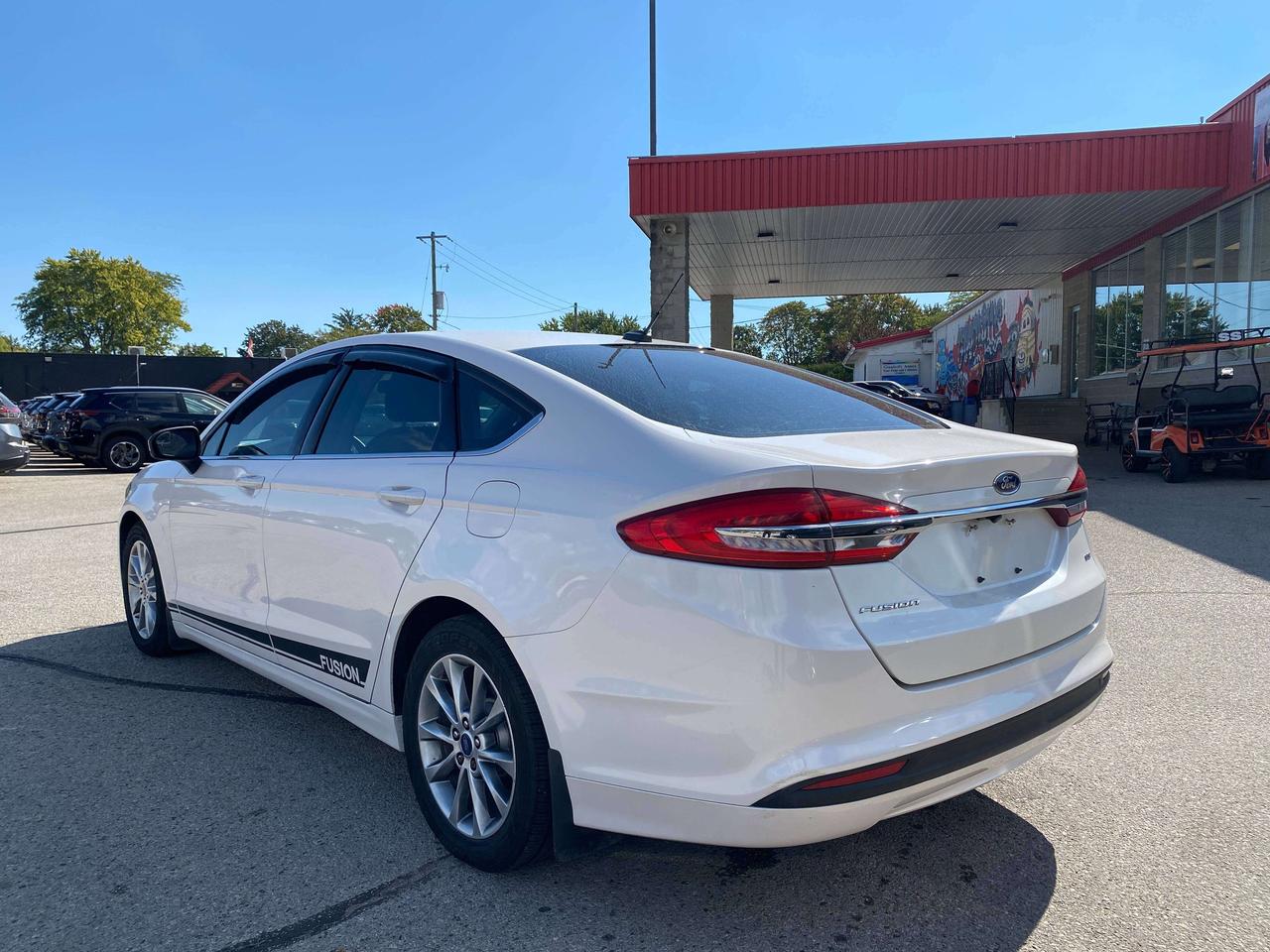 2017 Ford Fusion SE, LOCAL TRADE, BACK UP CAMERA! - Photo #6