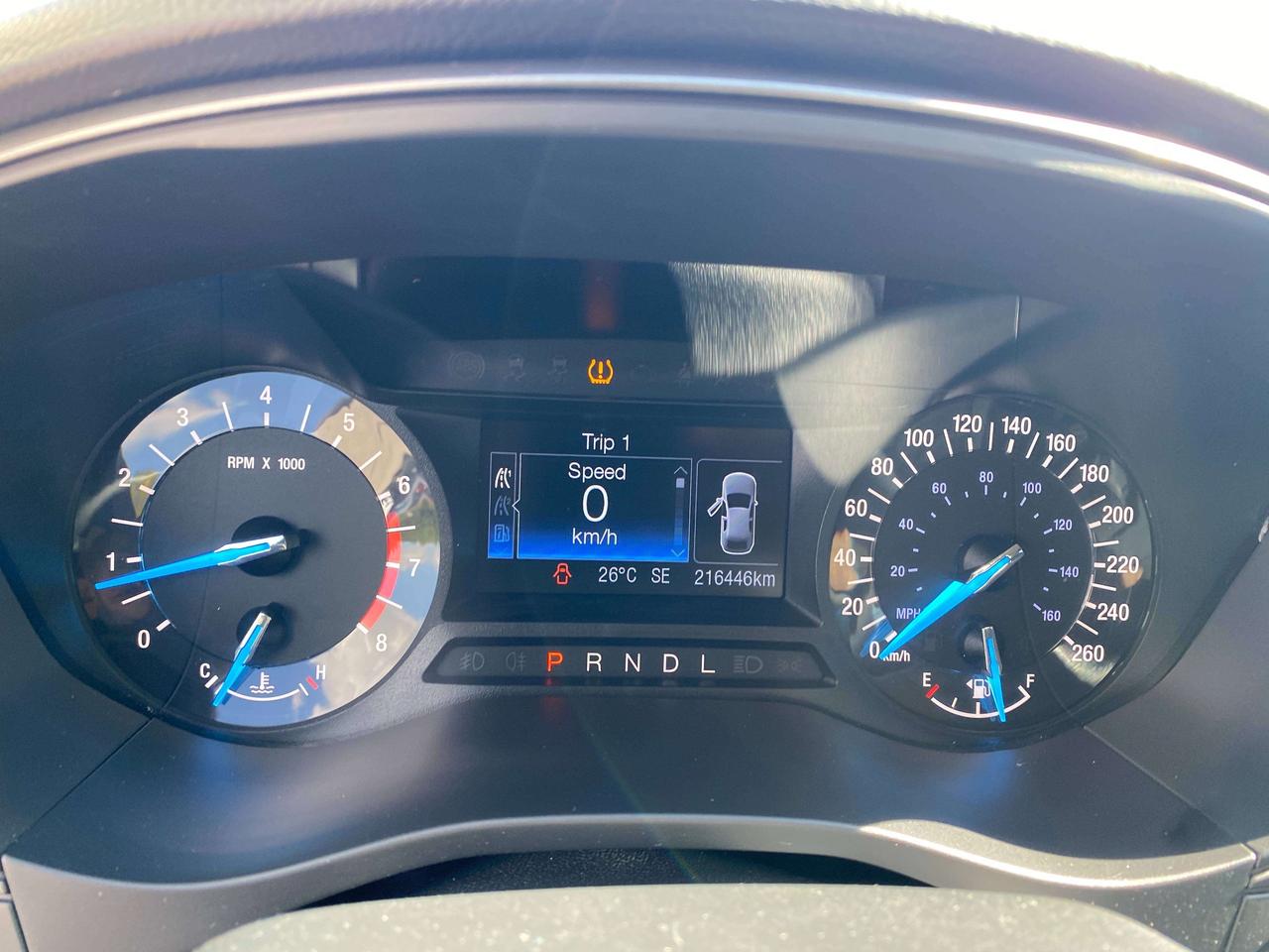 2017 Ford Fusion SE, LOCAL TRADE, BACK UP CAMERA! Photo