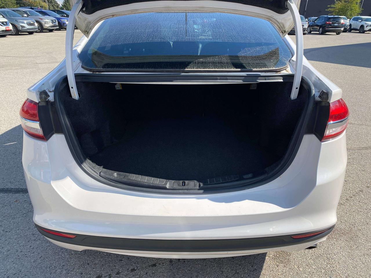 2017 Ford Fusion SE, LOCAL TRADE, BACK UP CAMERA! - Photo #18