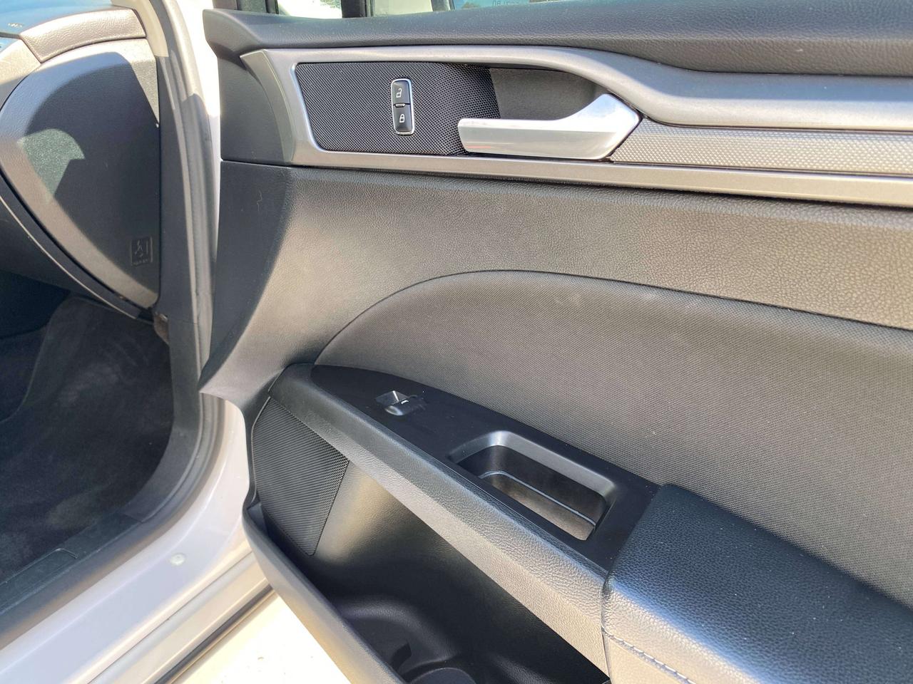 2017 Ford Fusion SE, LOCAL TRADE, BACK UP CAMERA! - Photo #22
