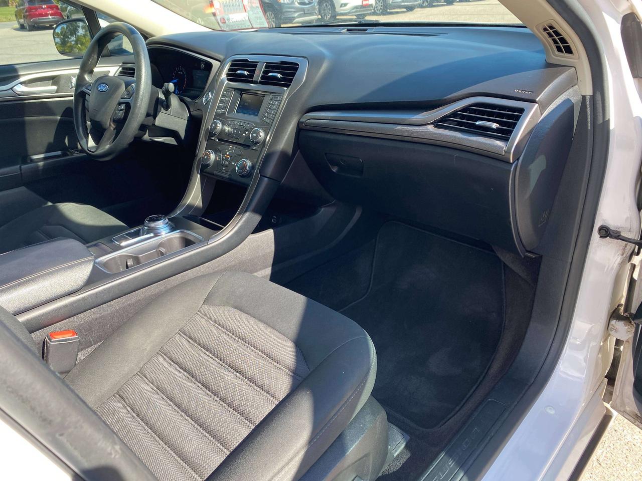2017 Ford Fusion SE, LOCAL TRADE, BACK UP CAMERA! - Photo #23