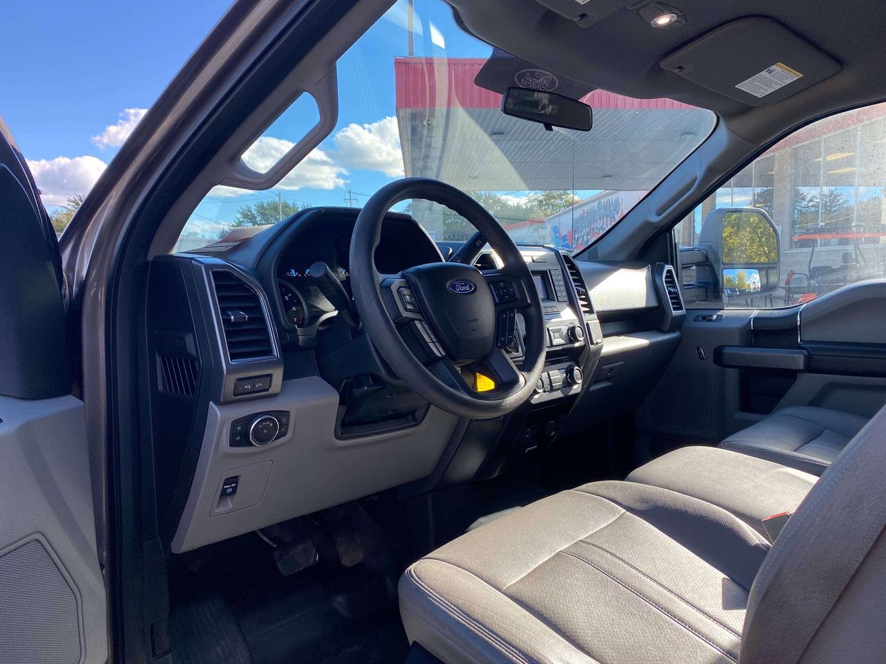 2018 Ford F-150 XLT, 2.7L 4X4, CLEAN CARFAX, 8FT BOX, BACK UP CAM! - Photo #12