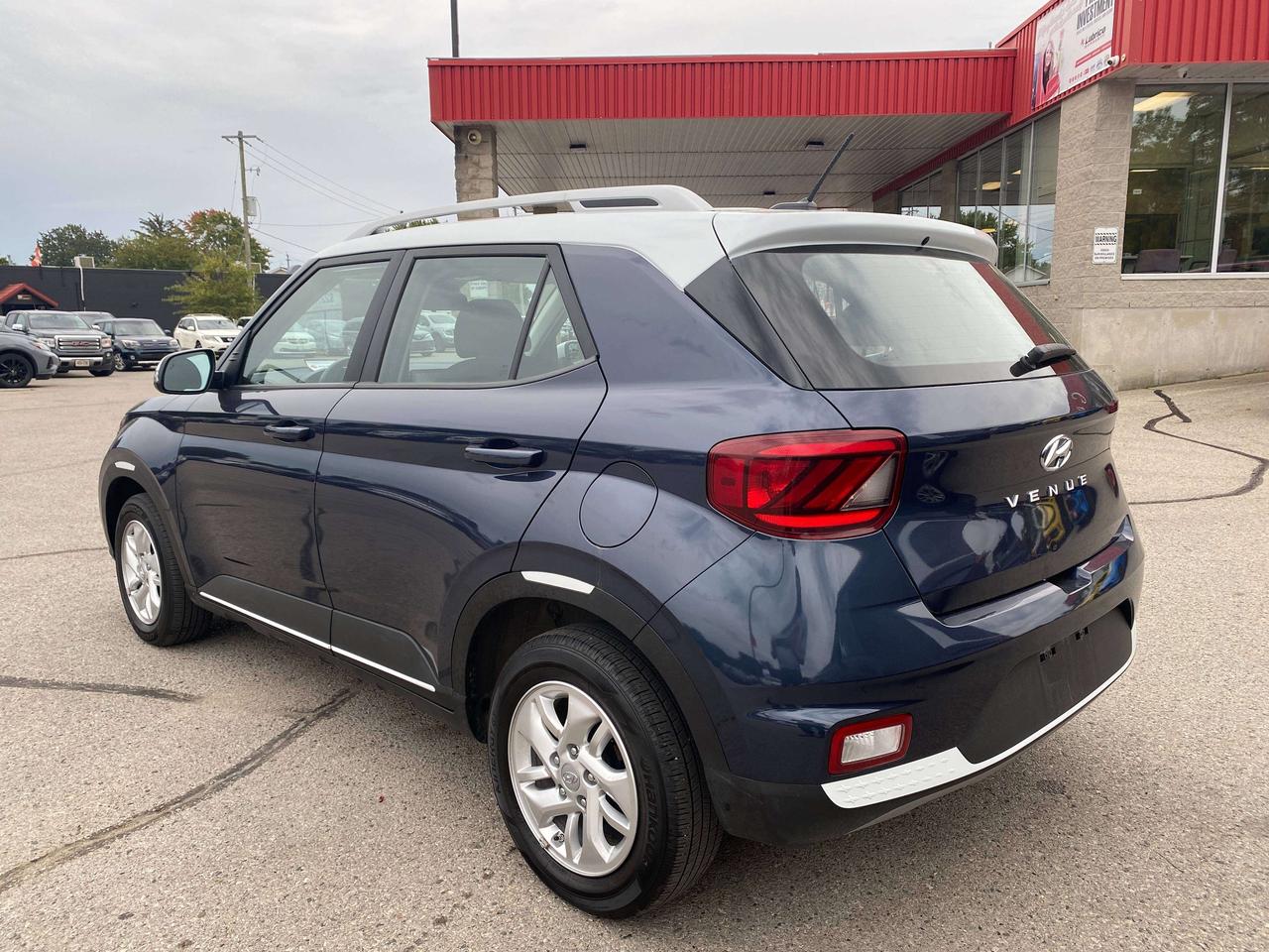 2025 Hyundai Venue PREFERRED, CLEAN CARFAX, REMOTE START, BACK UP CAM - Photo #6