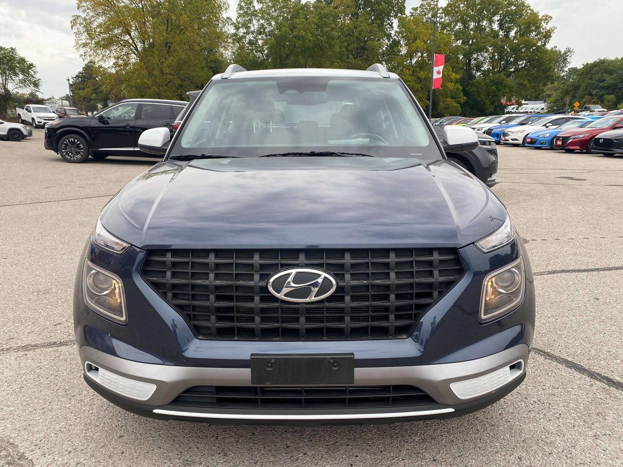 2025 Hyundai Venue PREFERRED, CLEAN CARFAX, REMOTE START, BACK UP CAM Photo