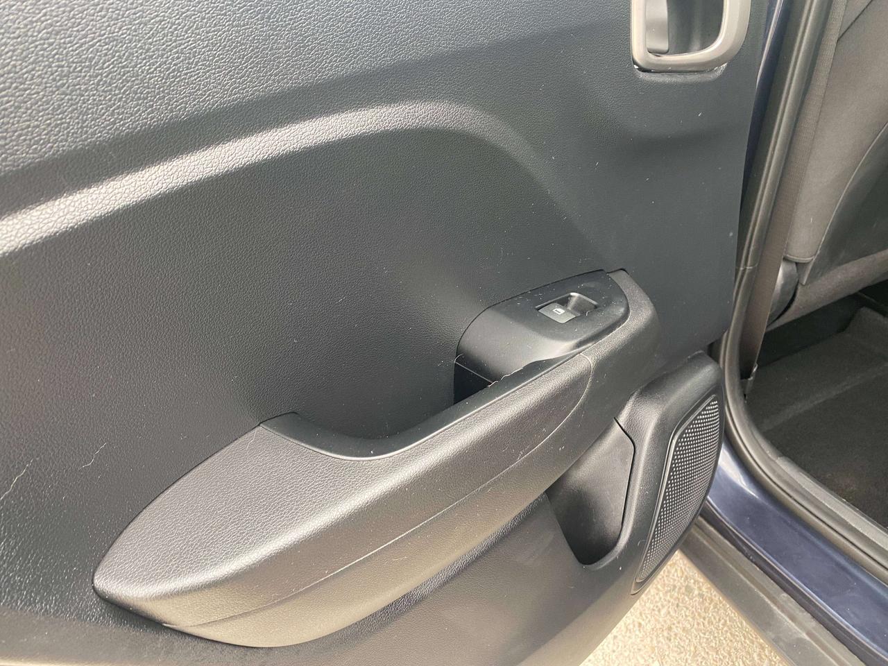 2025 Hyundai Venue PREFERRED, CLEAN CARFAX, REMOTE START, BACK UP CAM Photo