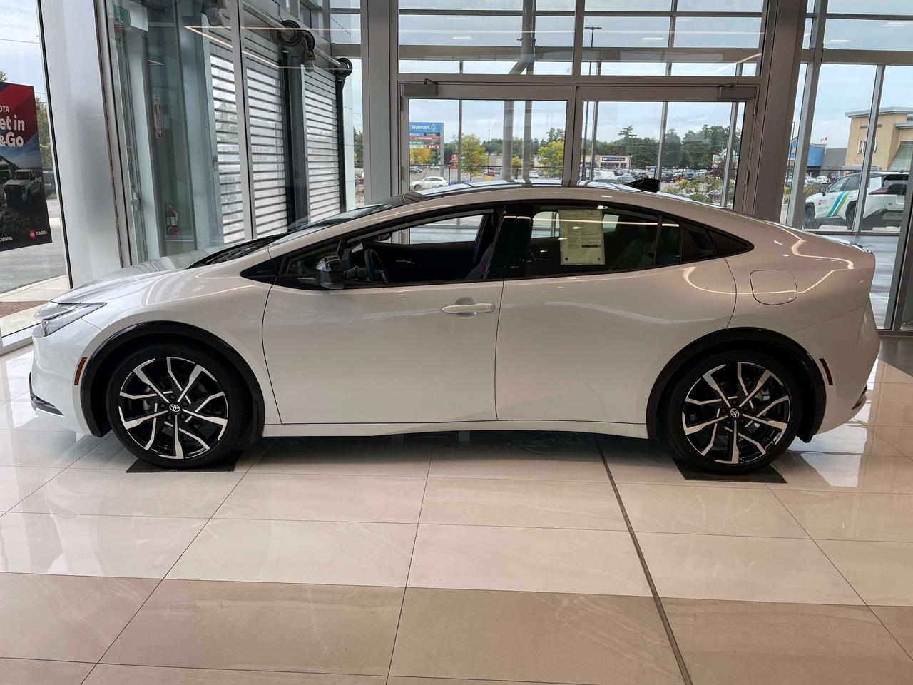 2027 Toyota Prius XSE Hybrid Photo