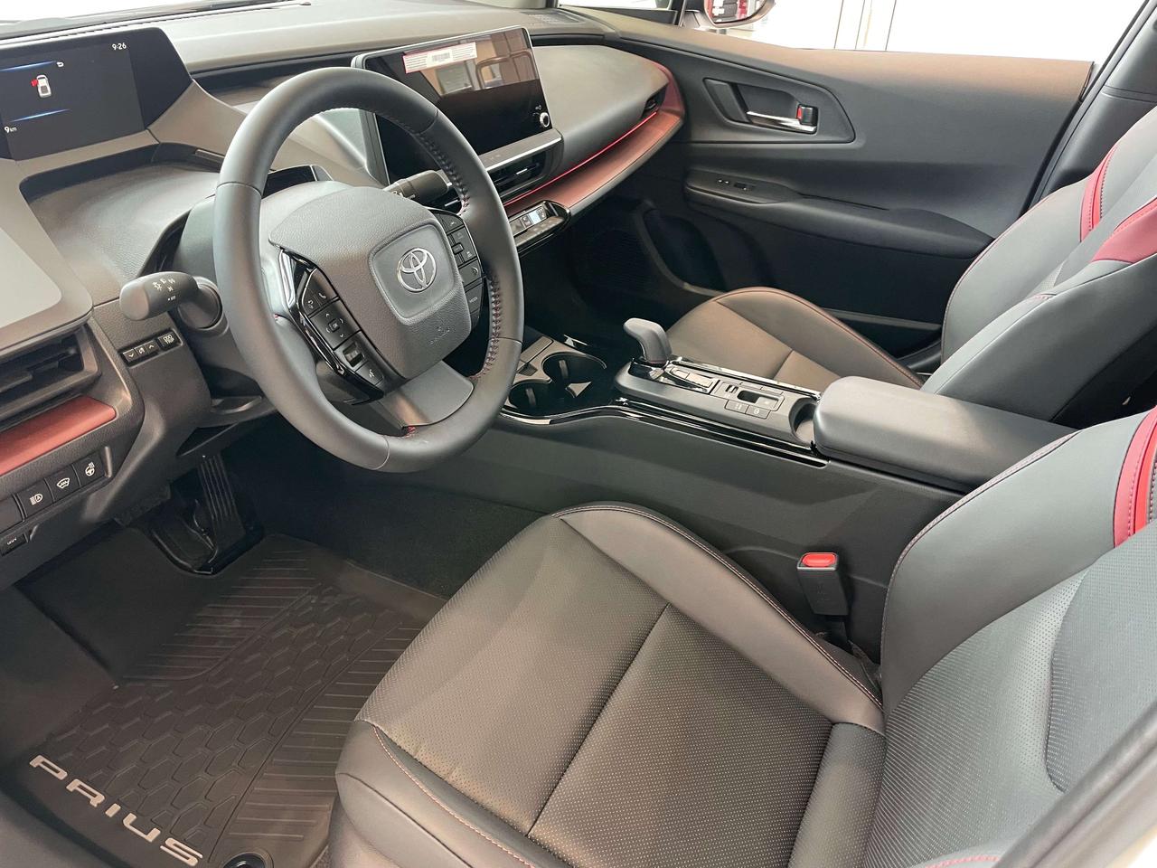 2027 Toyota Prius XSE Hybrid Photo3