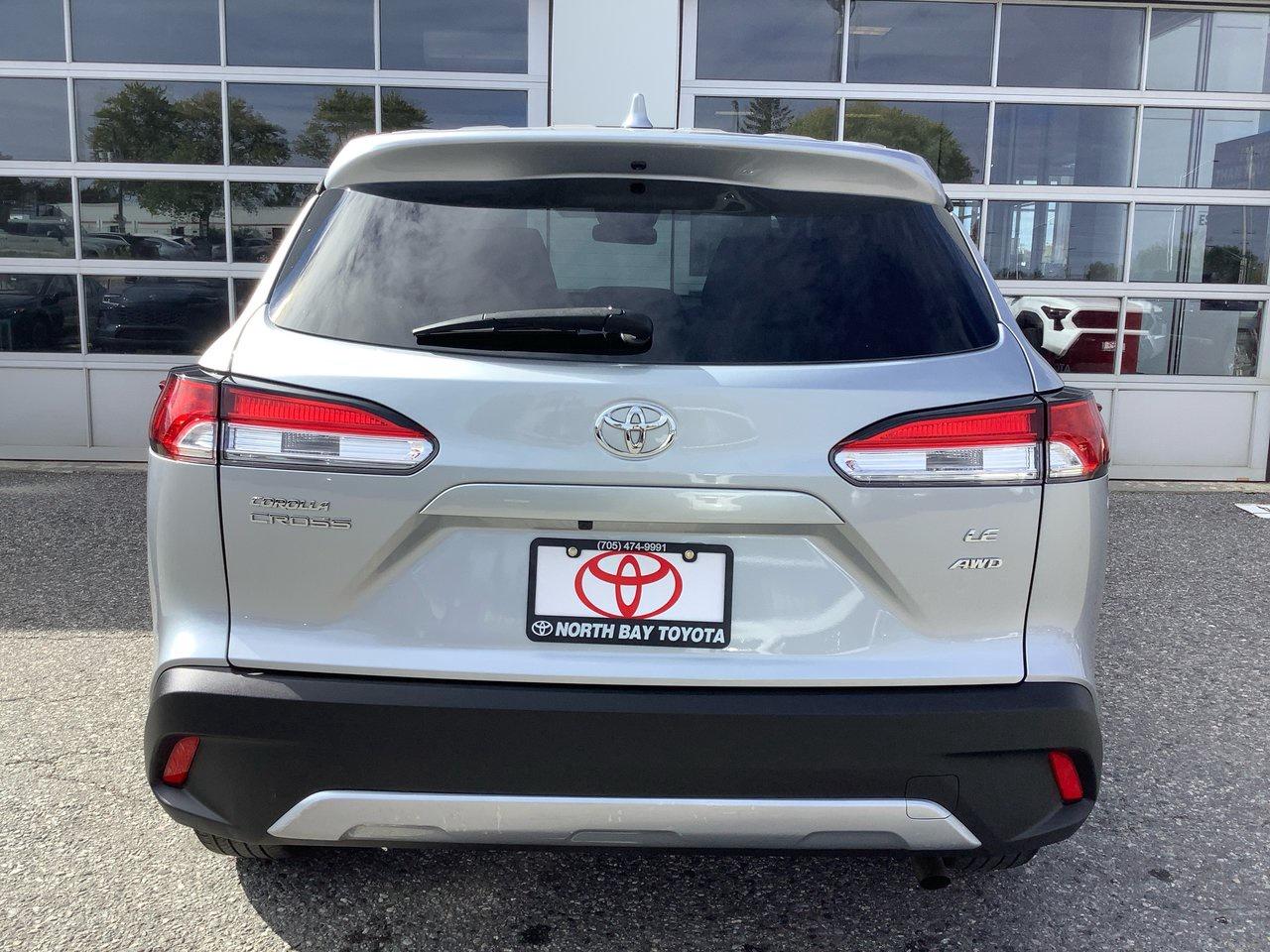 2023 Toyota Corolla Cross LE Photo