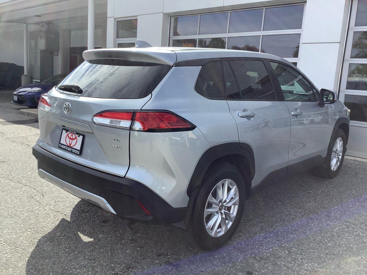 2023 Toyota Corolla Cross LE Photo