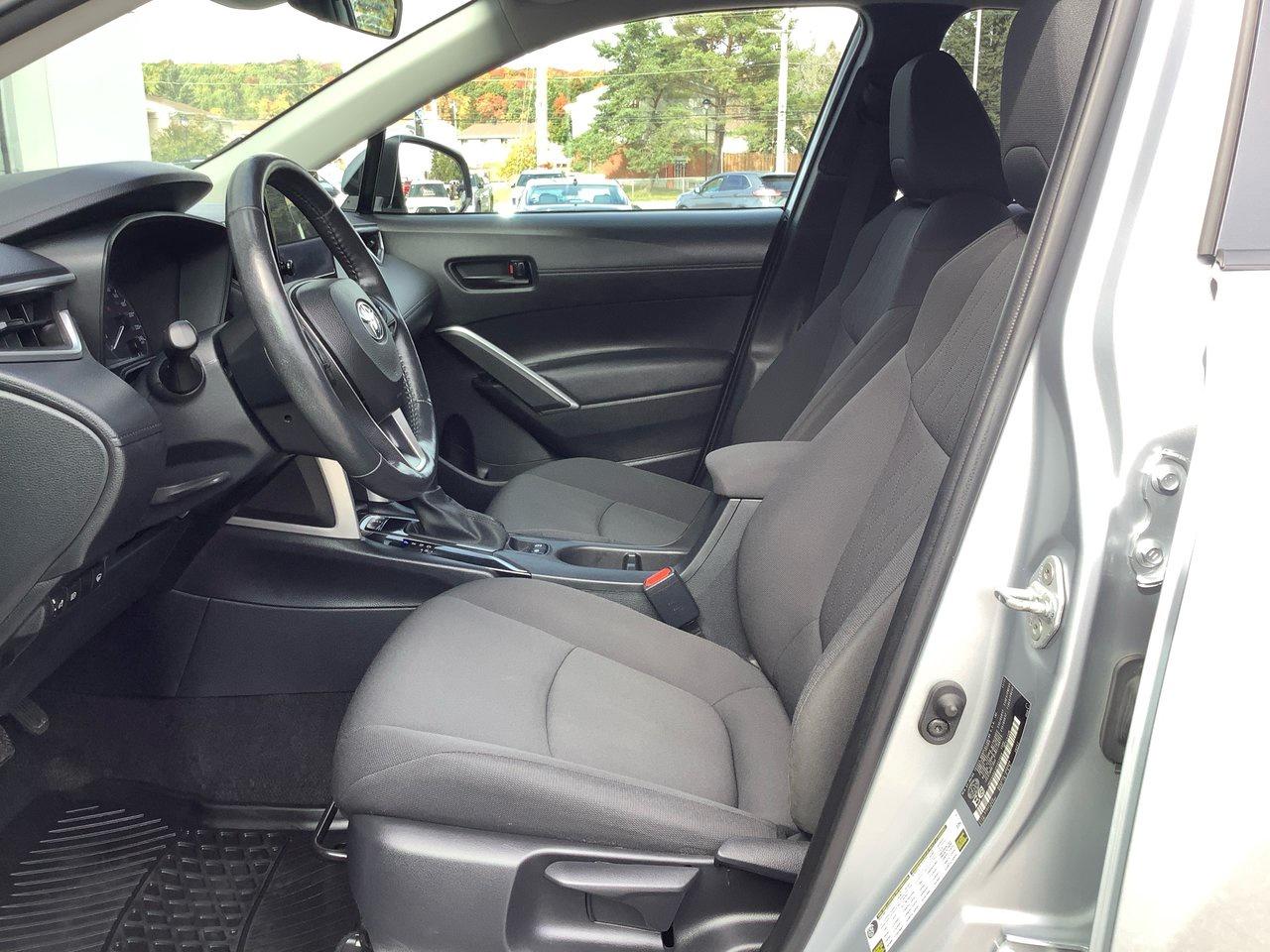 2023 Toyota Corolla Cross LE Photo