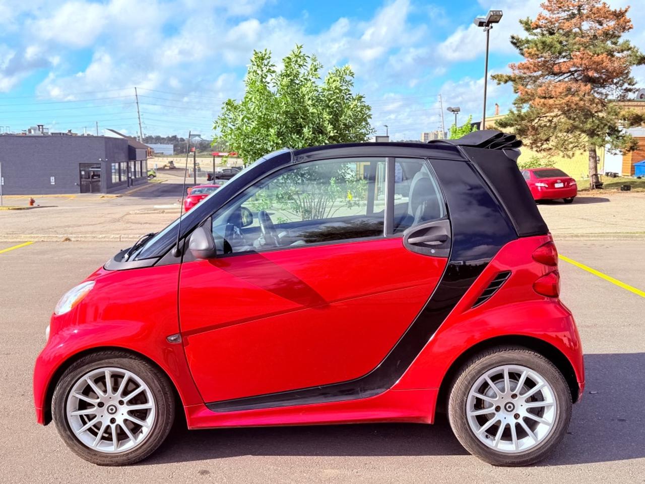 2013 Smart fortwo 2dr Cabriolet Passion Photo
