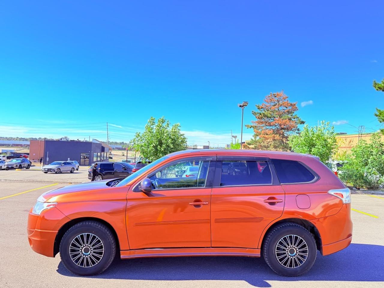 2014 Mitsubishi Outlander ES (Canada) Photo