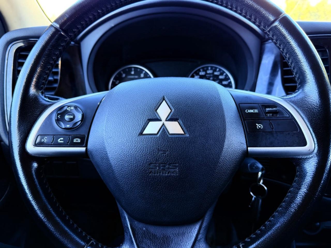 2014 Mitsubishi Outlander ES (Canada) Photo