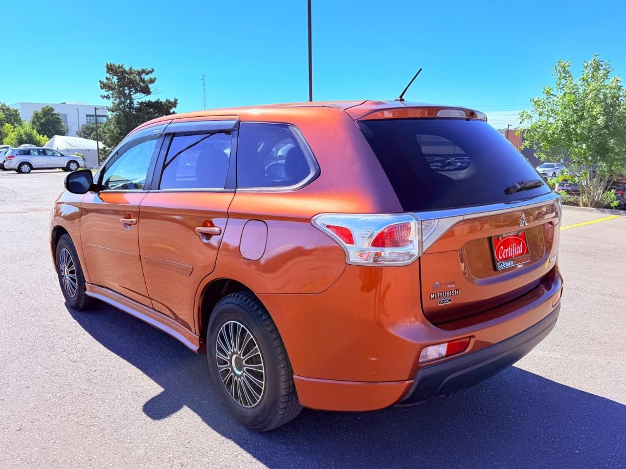 2014 Mitsubishi Outlander ES (Canada) Photo