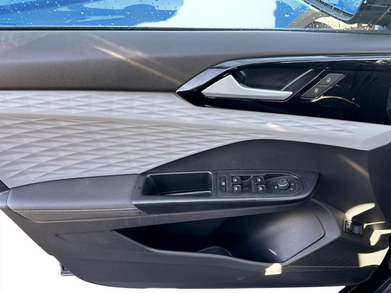 2024 Volkswagen Taos Trendline Photo
