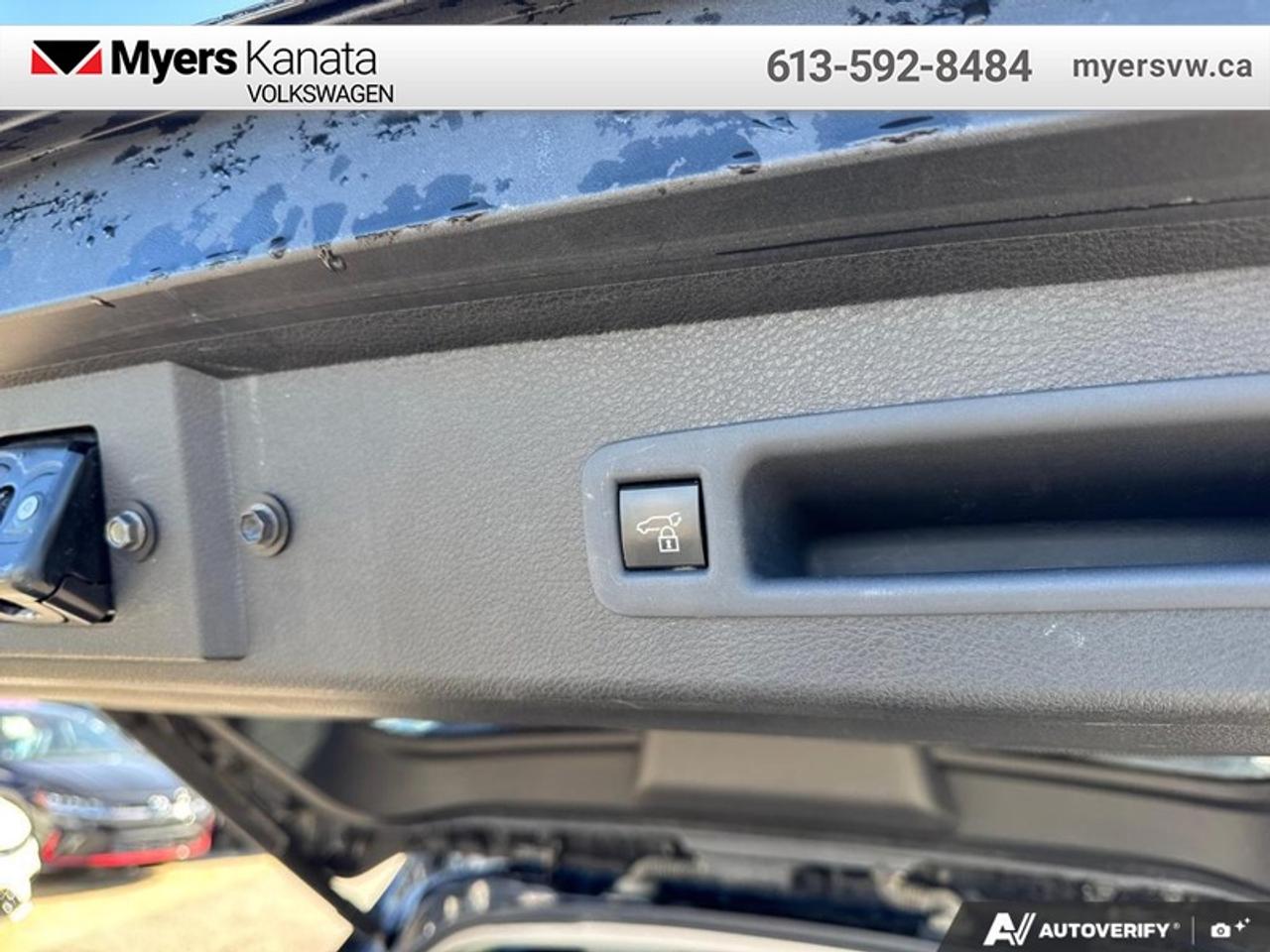 2025 Toyota Sienna XSE 7-Passenger  - Navigation Photo