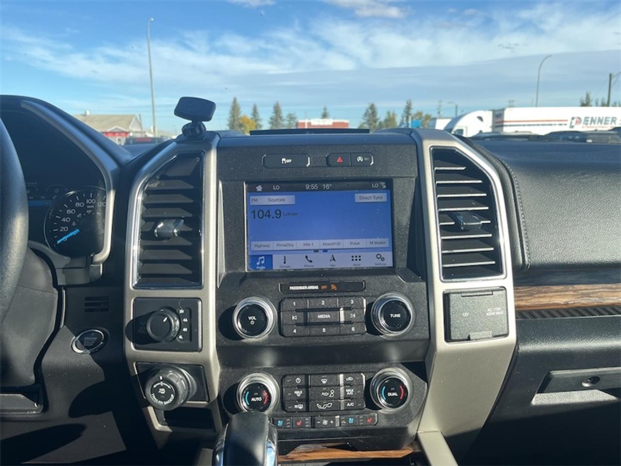 2019 Ford F-150 Lariat   - Leather Seats -  Cooled Seats Photo5