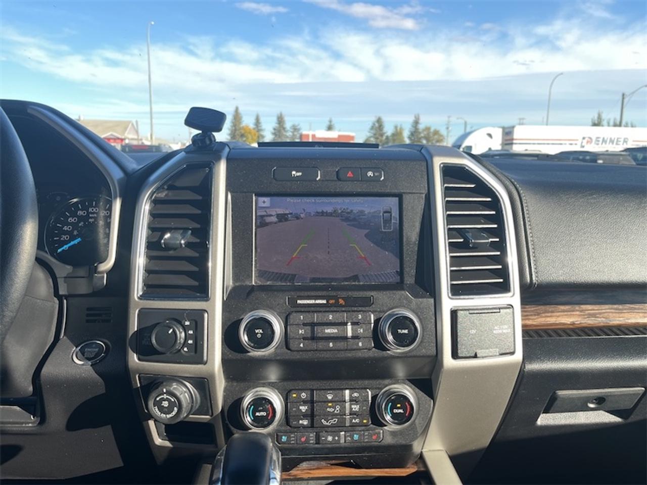 2019 Ford F-150 Lariat   - Leather Seats -  Cooled Seats Photo5