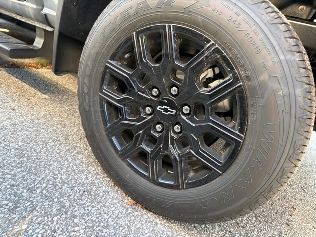 2026 Chevrolet Colorado 4WD Work Truck  18" BLACK WHEELS | BLACK ASSIST STEPS | 11.3" TOUCHSCREEN Photo3