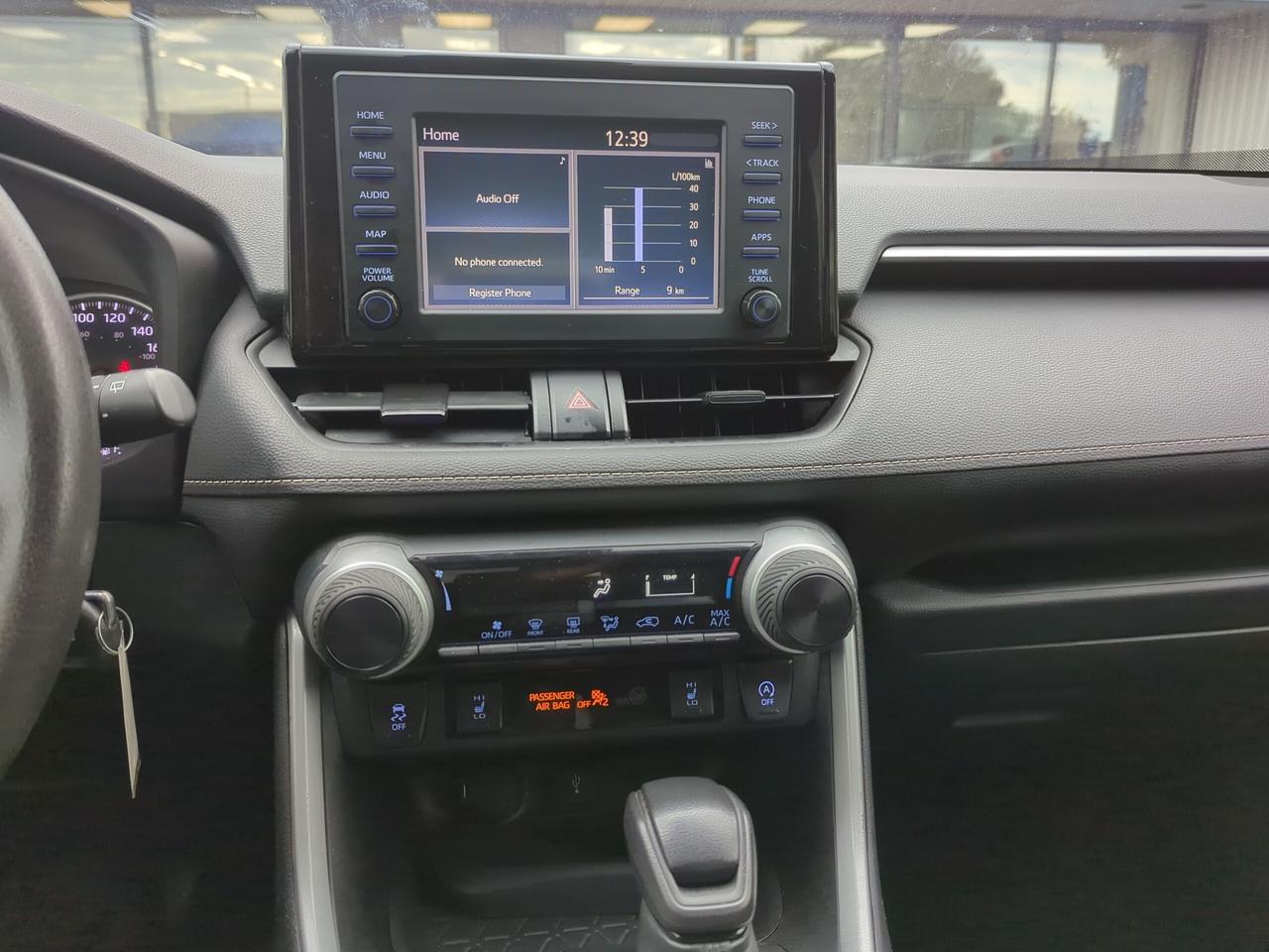 2021 Toyota RAV4 LE Photo
