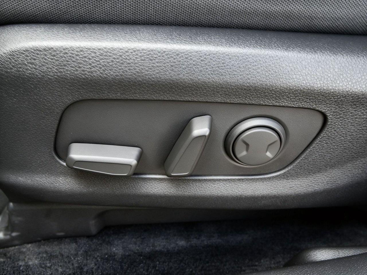 2026 Kia Carnival LX+  Hybrid 8 Passenger   Power Doors   Navigation Photo