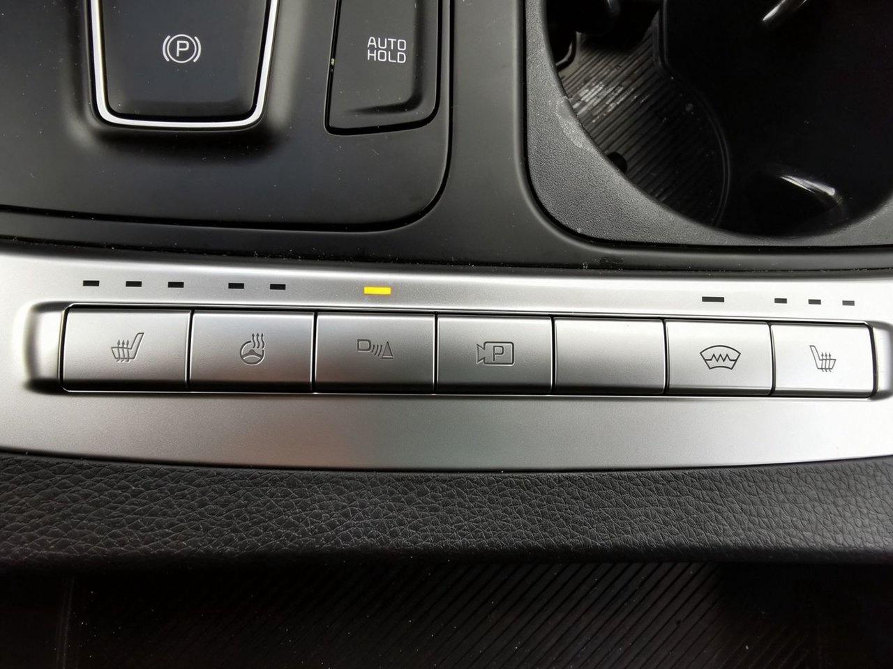 2026 Kia Carnival LX+  Hybrid 8 Passenger   Power Doors   Navigation Photo