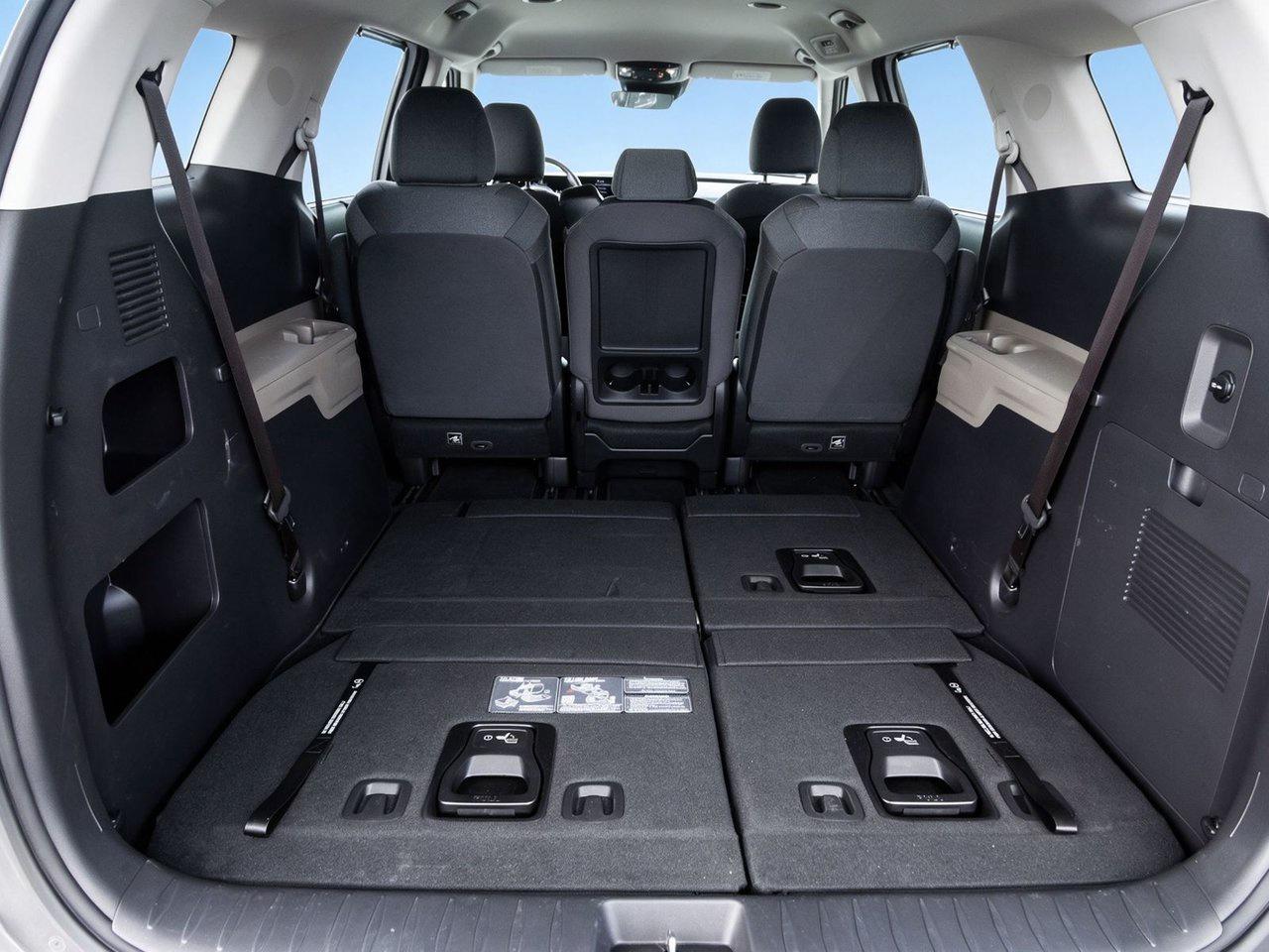 2026 Kia Carnival LX+  Hybrid 8 Passenger   Power Doors   Navigation Photo