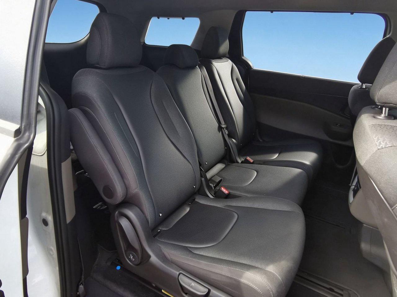 2026 Kia Carnival LX+  Hybrid 8 Passenger   Power Doors   Navigation Photo