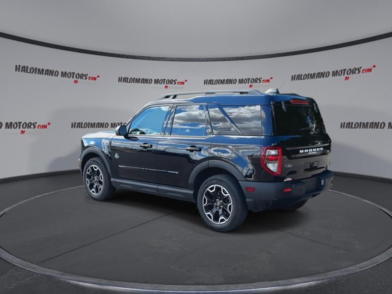 2025 Ford Bronco Sport Outer Banks 4x4 | No Accidents | Heated Steering Photo