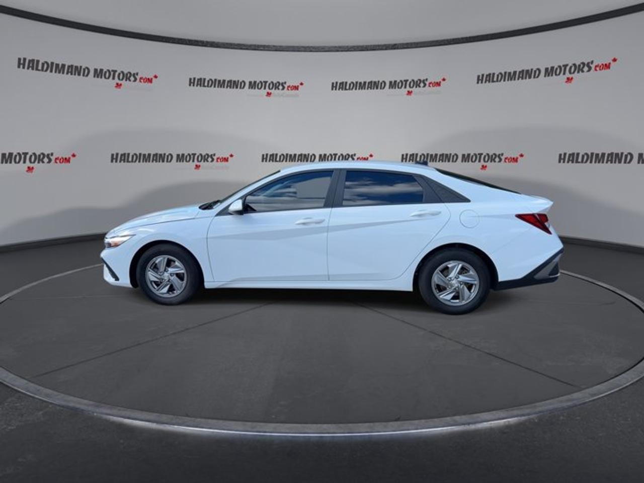 2024 Hyundai Elantra Essential Photo