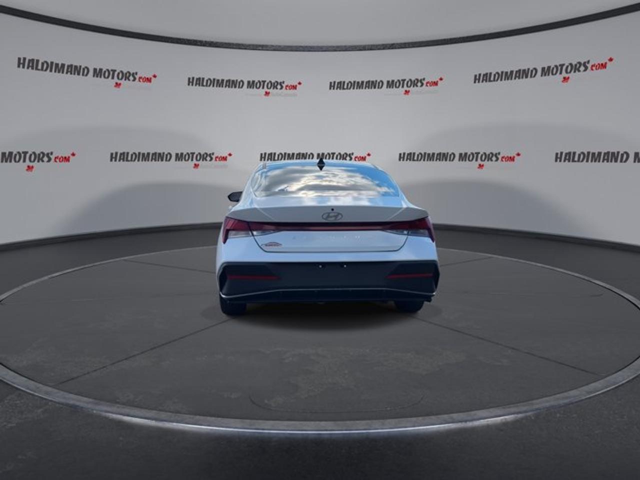 2024 Hyundai Elantra Essential Photo