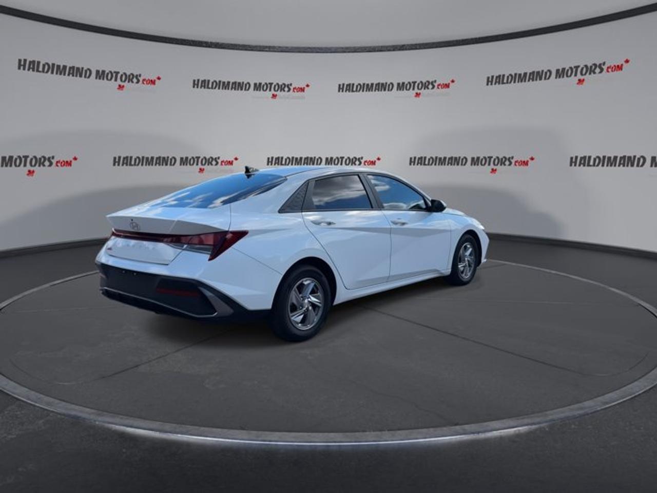 2024 Hyundai Elantra Essential Photo