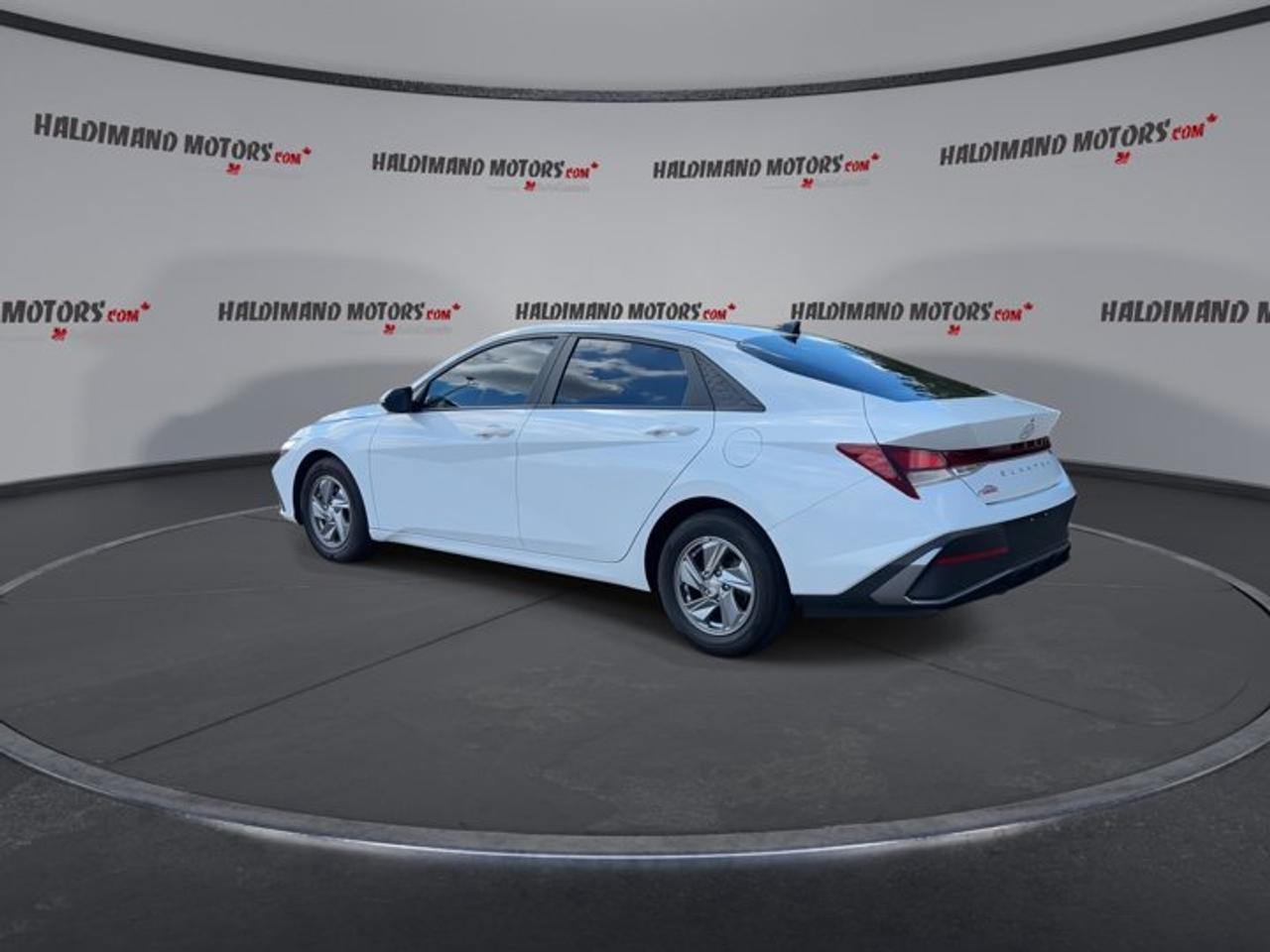 2024 Hyundai Elantra Essential Photo