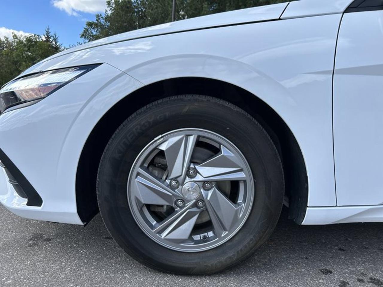 2024 Hyundai Elantra Essential Photo