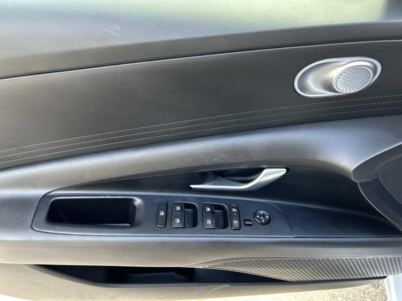 2024 Hyundai Elantra Essential Photo