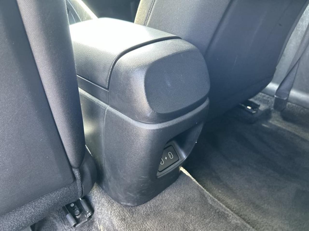 2024 Hyundai Elantra Essential Photo