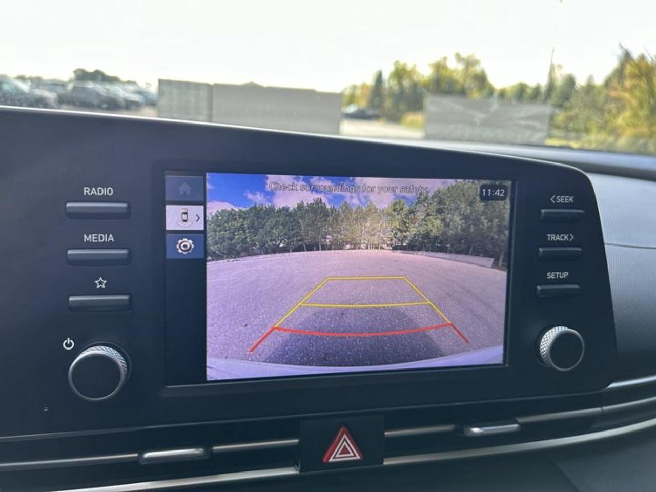 2024 Hyundai Elantra Essential Photo