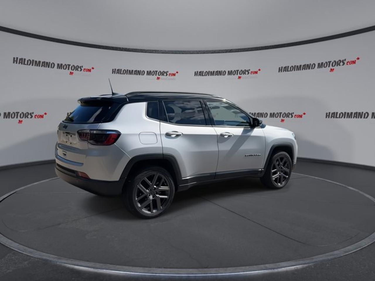 2026 Jeep Compass Limited 4x4 | No Accidents | Leather Seats | Heated Steering Photo
