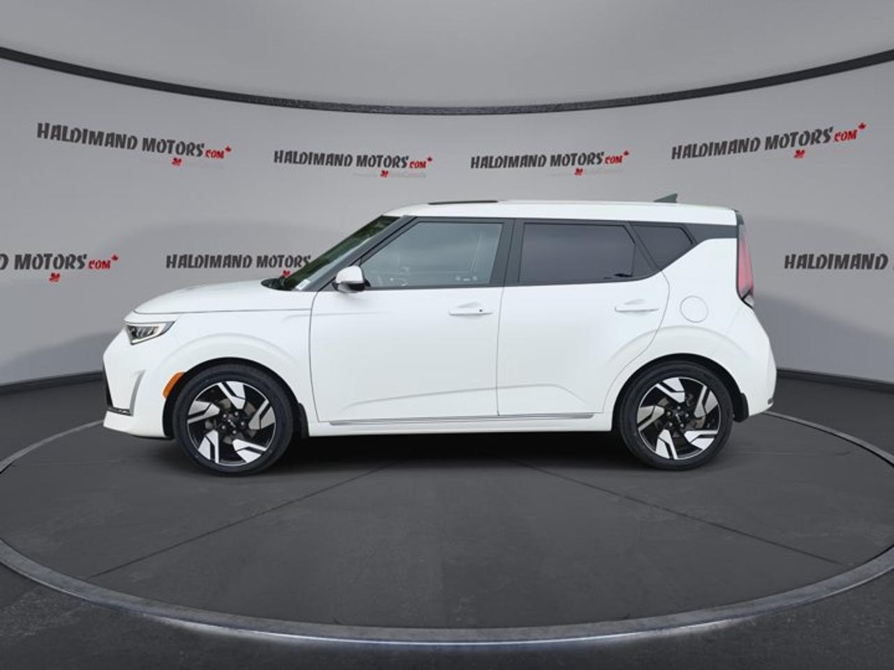2023 Kia Soul GT-Line Limited | One Owner | No Accidents | Leather Seats Photo