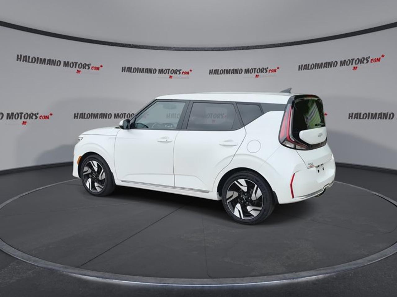 2023 Kia Soul GT-Line Limited | One Owner | No Accidents | Leather Seats Photo