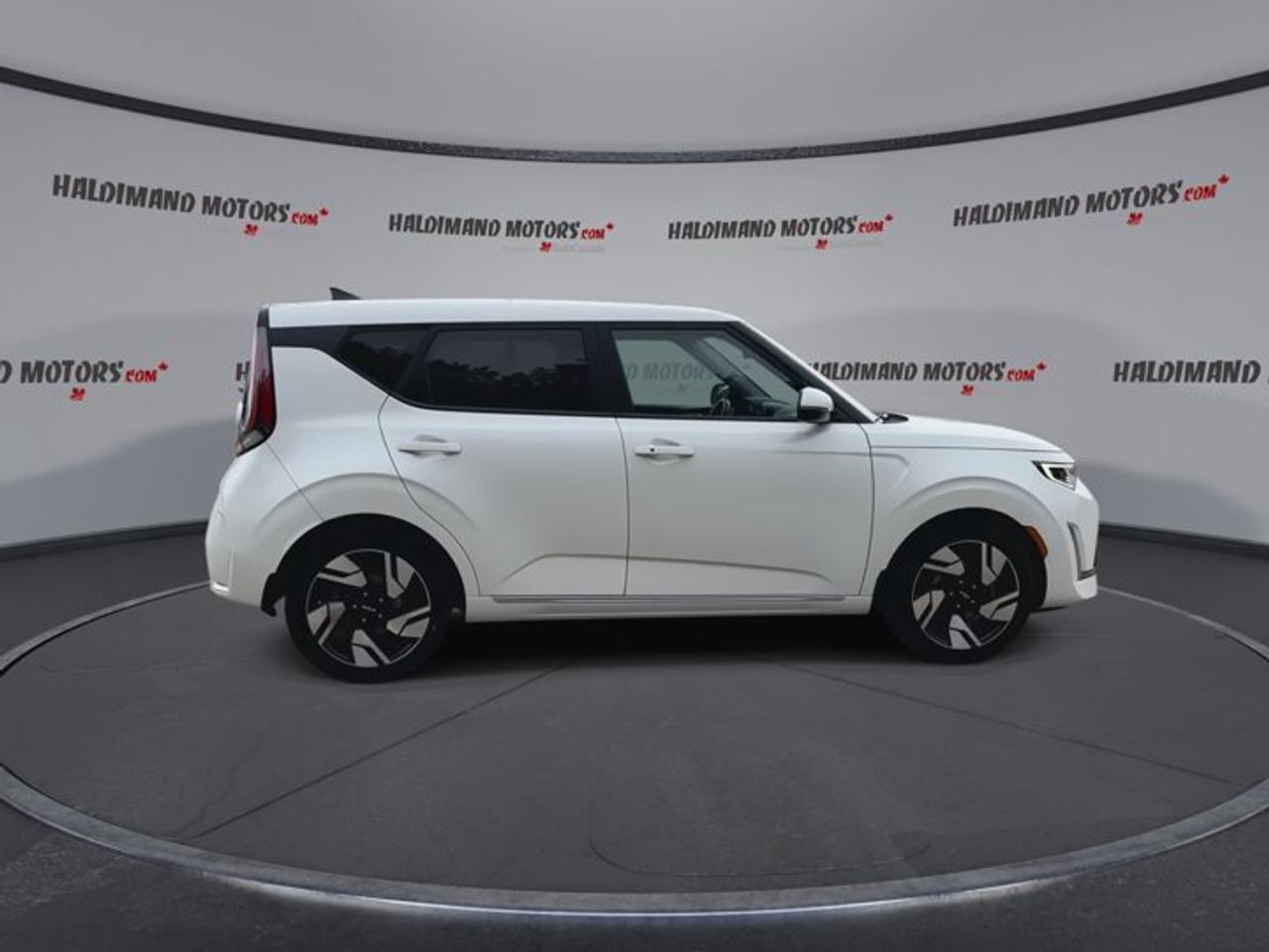 2023 Kia Soul GT-Line Limited | One Owner | No Accidents | Leather Seats Photo