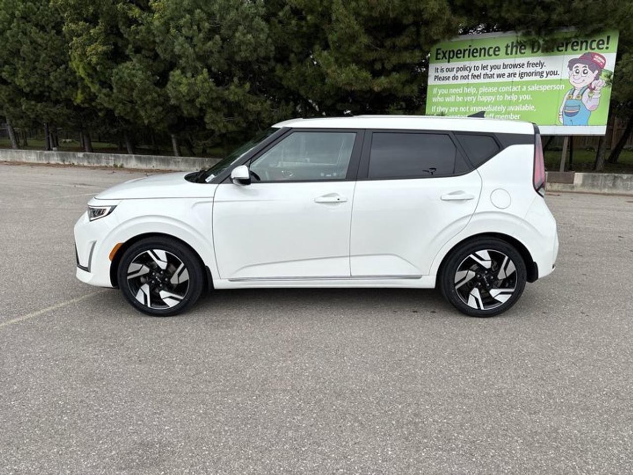 2023 Kia Soul GT-Line Limited | One Owner | No Accidents | Leather Seats Photo