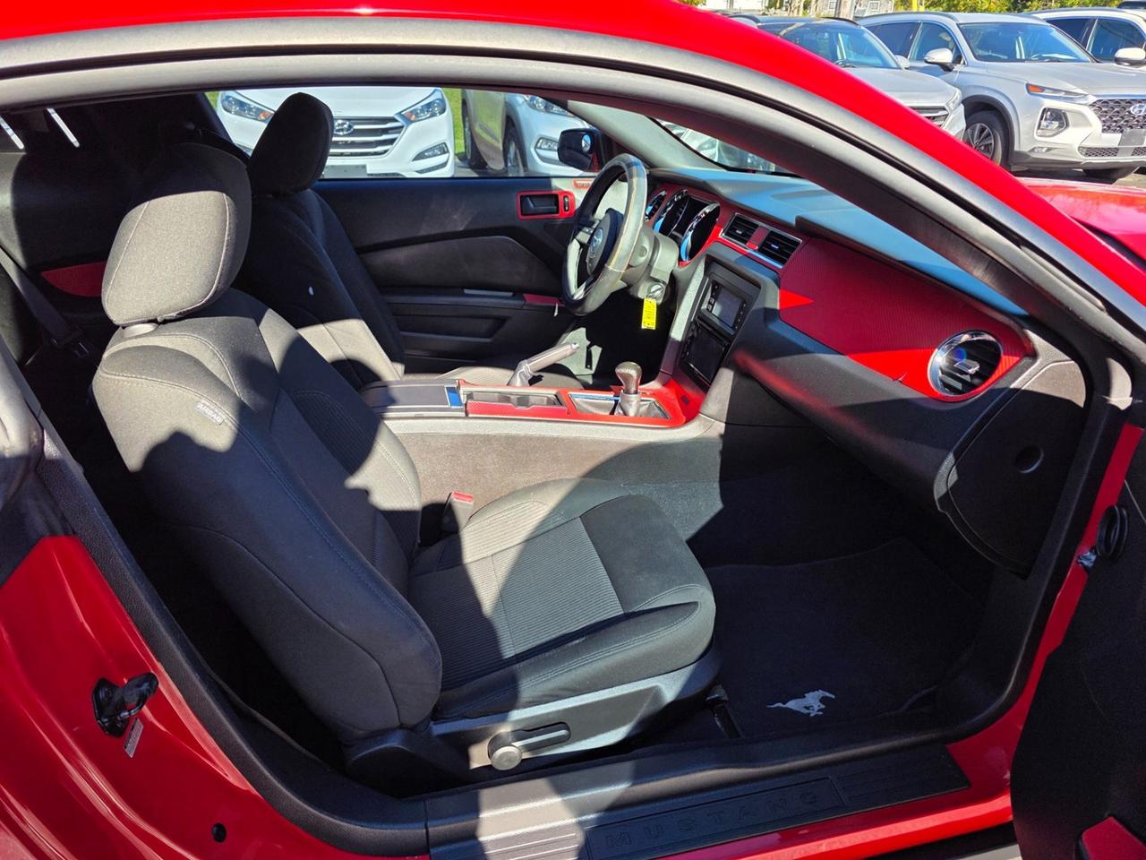 2010 Ford Mustang V6 Photo