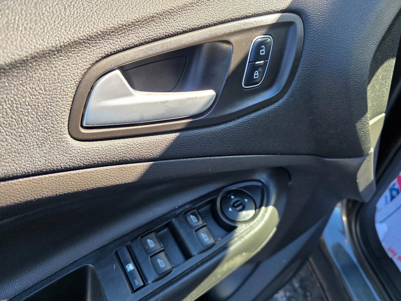 2017 Ford Escape SE Photo