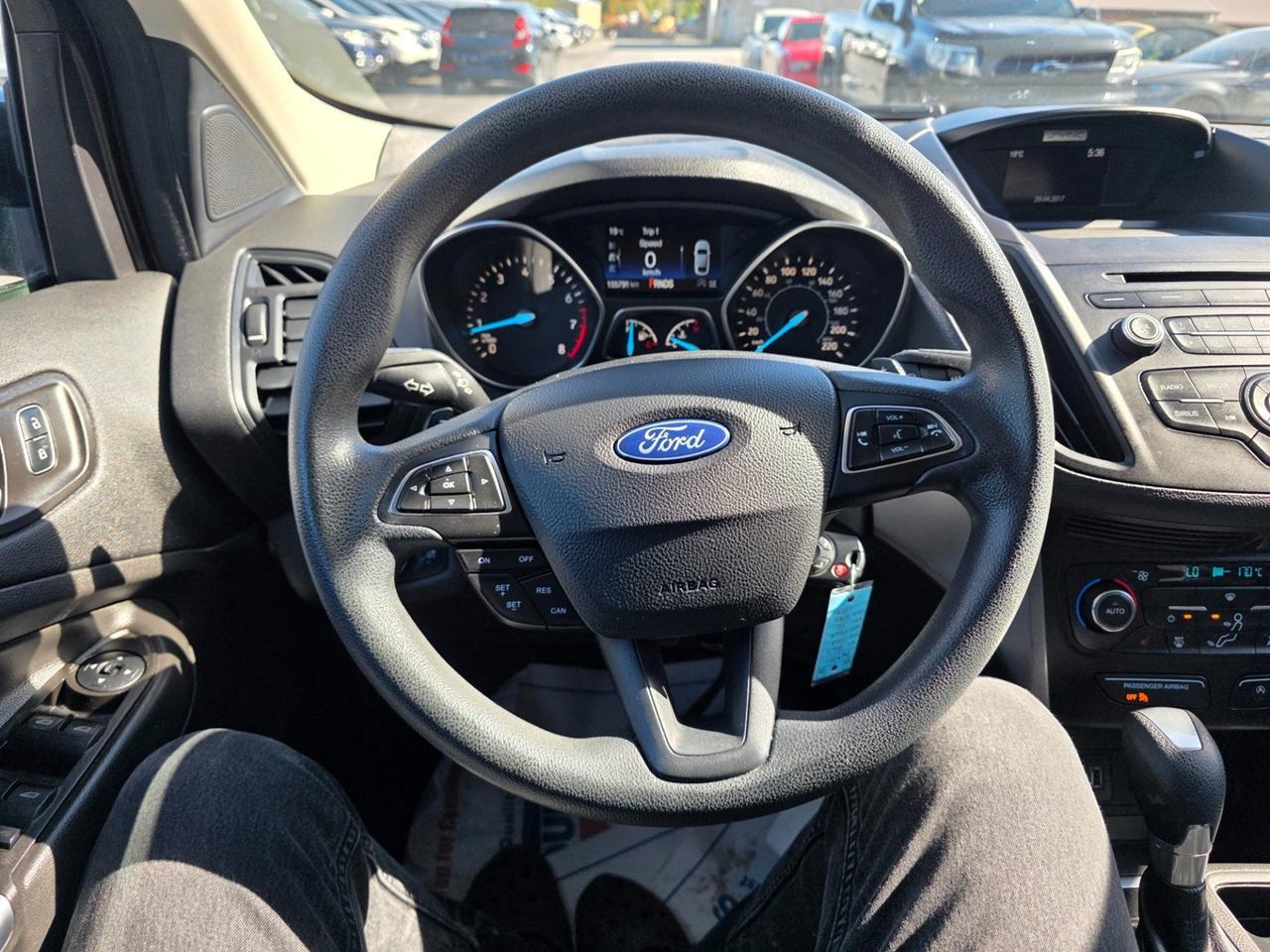 2017 Ford Escape SE Photo