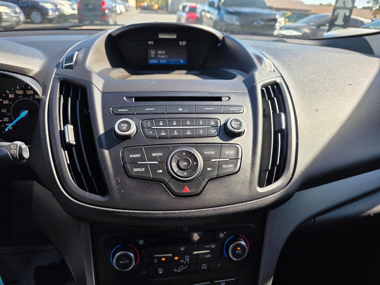 2017 Ford Escape SE Photo