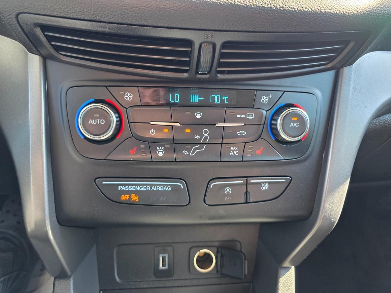 2017 Ford Escape SE Photo