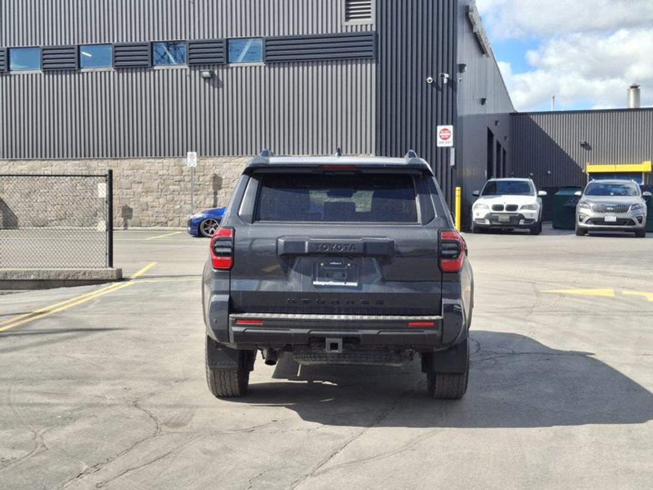 2025 Toyota 4Runner TRD Off-Road Premium - Sunroof | Vented + Heated Seats | SofTex Seats | Wireless Charging | & More ! Photo